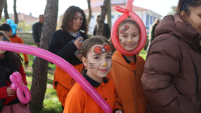 Sındırgı'da depremden etkilenen öğrenciler için moral etkinliği düzenlendi