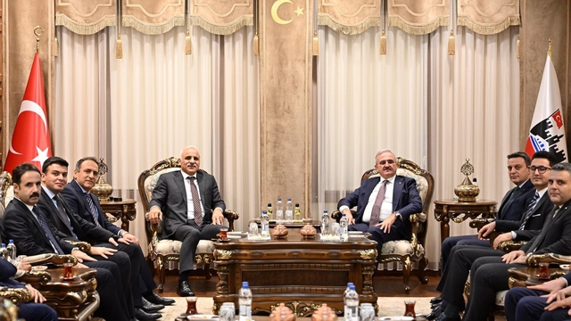 İçişleri Bakan Yardımcısı Karaloğlu, Diyarbakır Valiliğini ziyaret etti