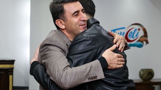 Vali Aygöl'den anlamlı jest