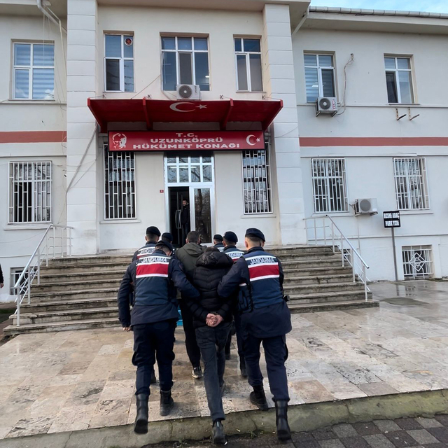 Edirne'de 3 göçmen kaçakçısı tutuklandı