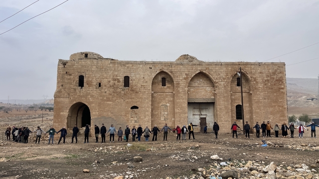 Şanlıurfa'da doğa tutkunları tarihi Germuş Kilisesi için yürüdü