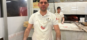 Aydınlı pideci, müşterisini kalp masajıyla hayata bağladığı anlar kamerada