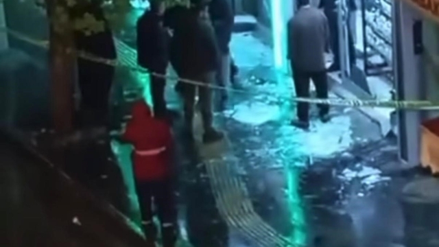 Diyarbakır'da tekel bayisine patlayıcı atıldı