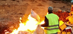 Tarihi geçmiş ürünlerle çocukları zehirleyeceklerdi: 2 ton cips, şekerleme ve çikolata imha edildi