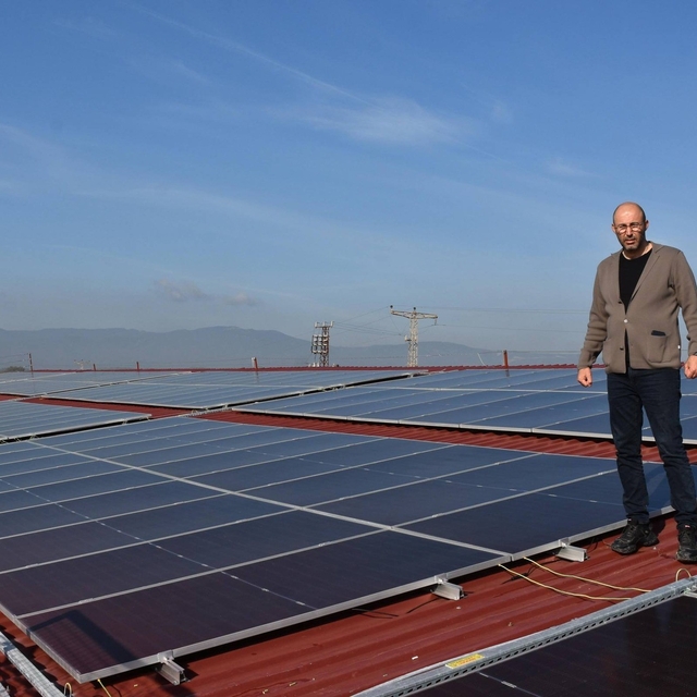 Germencik Belediyesi'nin güneş enerji sistemi devreye alındı