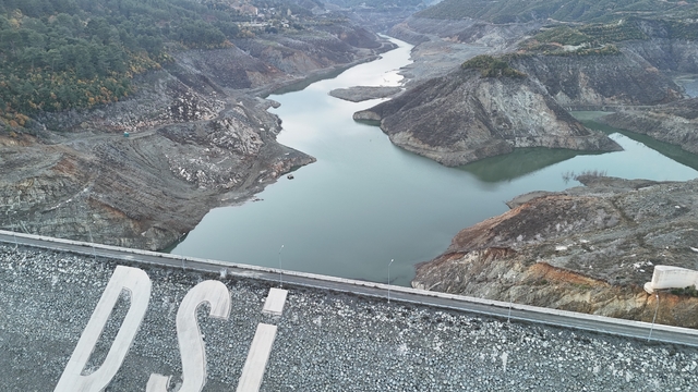 Karaçay barajının su seviyesinin yüzde 6'ya düştüğü Hatay'da 230 sondaj vuruldu
