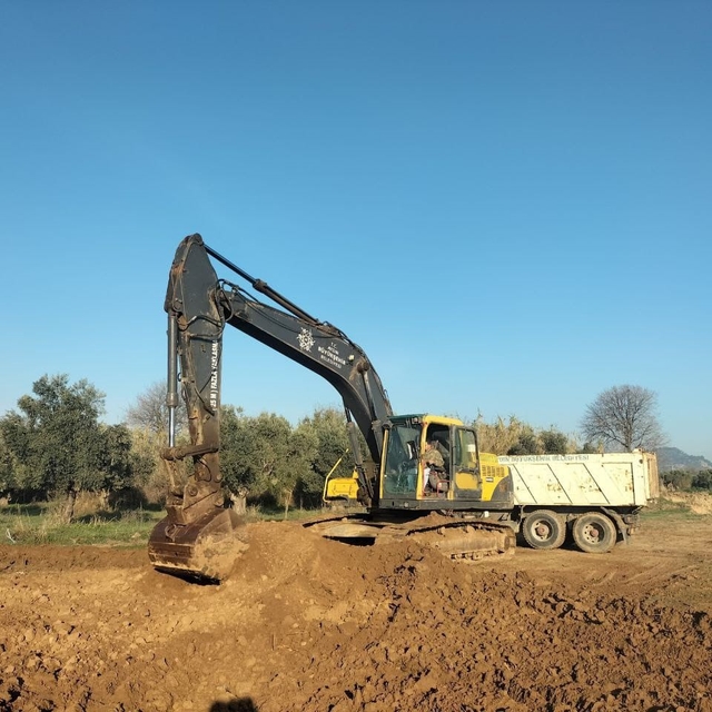 Büyükşehir, 17 ilçede çalışmalarını sürdürüyor