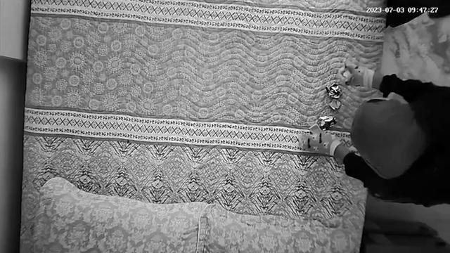 Osmaniye'de yatak odasındaki kameraya yansıyan hırsızlık