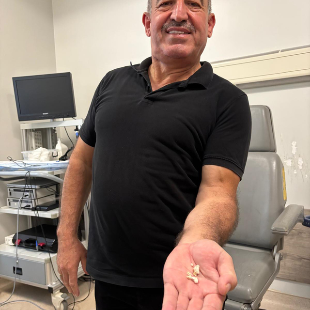 Tükürük bezinden, en büyüğü 2 santim olan 5 taş çıkarıldı