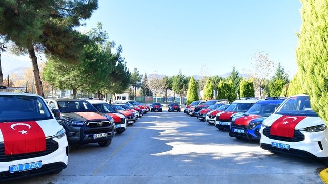 Denizli'de jandarma ve polise 80 yeni araç