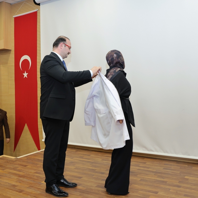 Geleceğin diş hekimleri mesleğe ilk adımlarını attı