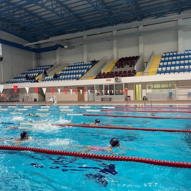 Bilecik'te yüzme havuzunda yoğun antrenman mesaisi