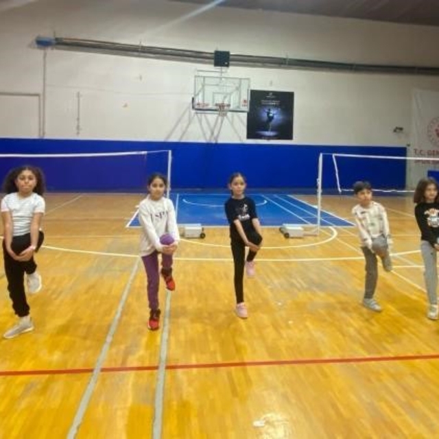 Bilecik'te badminton antrenmanları yoğun tempoda devam ediyor