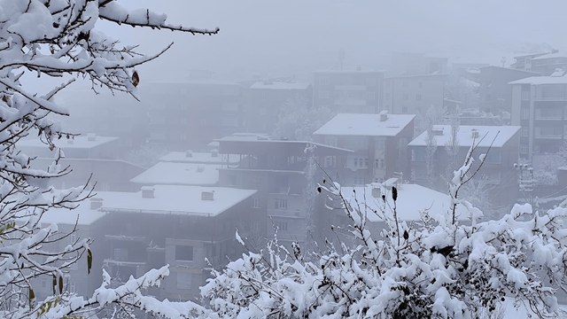 Hakkari'de Kar yağışı yerini sise bıraktı