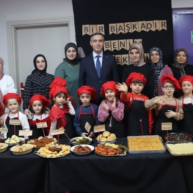 Bayburt'ta 'Ailemle Eğitim Yolculuğum' projesi kapsamında renkli etkinlikle...