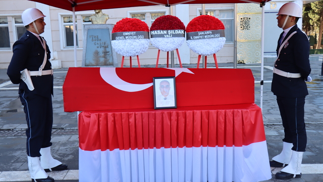Şanlıurfa'da hayatını kaybeden polis memuru Karataş, son yolculuğuna uğurlandı