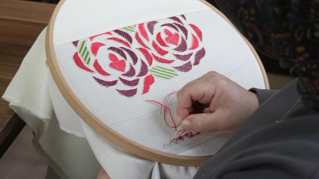 Düzce'de kadınlar hem öğreniyor hem eğleniyor
6 noktada 15 farklı branşta eğitim sürüyor