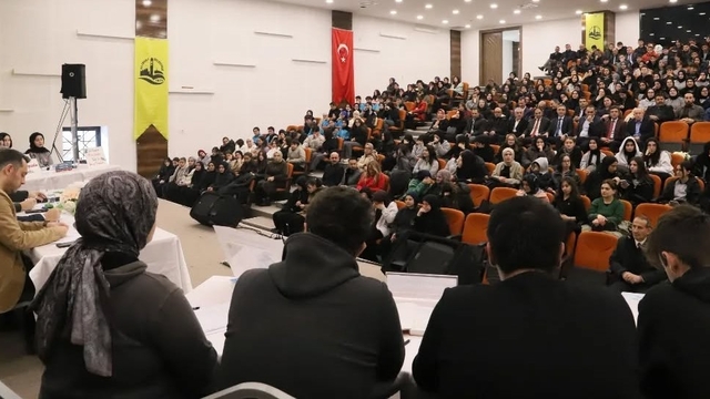 Bayburt'ta 'Liseler Arası Münazara Yarışması' düzenlendi