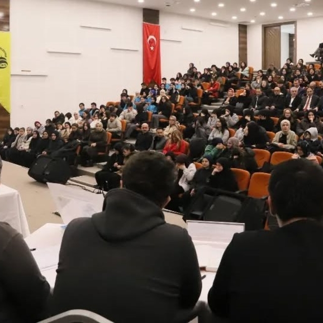 Bayburt'ta 'Liseler Arası Münazara Yarışması' düzenlendi