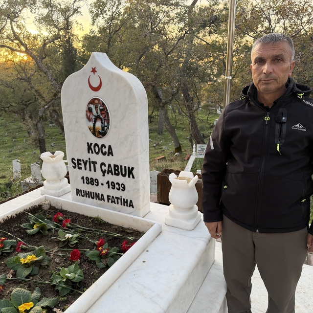 Atatürk'ün karşısına fakirlikten emanet ceket ile çıkmış
Zor ekonomik şartl...