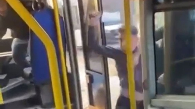 Bursa'da satırlı saldırgan gözaltına alındı... Satırı pantolonunda taşıyormuş