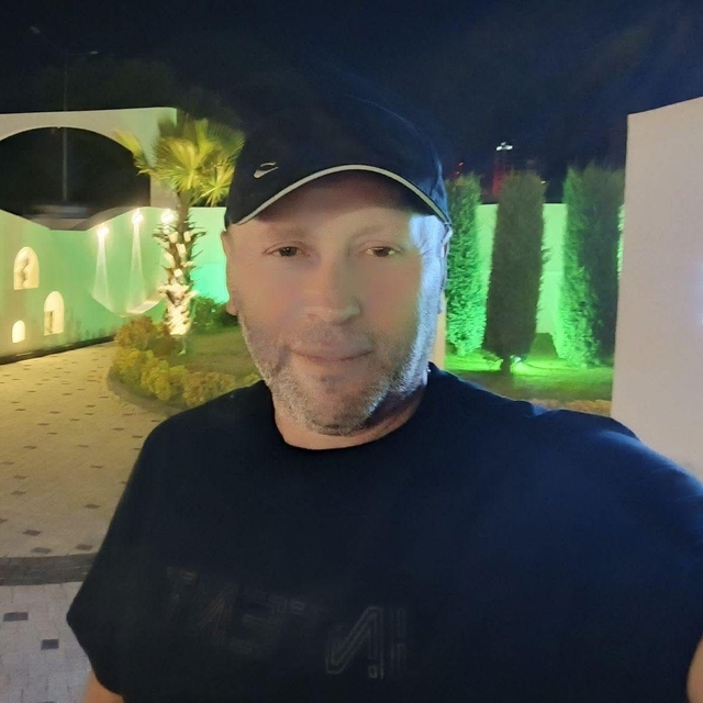 Devrilen traktörün altında kalan sürücü öldü