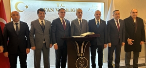 Ulaştırma ve Altyapı Bakanı Uraloğlu, Van’a geldi
"Terörsüz Türkiye hedefiyle birlikte, durmadan ve kararlılıkla yolumuza devam edeceğiz"