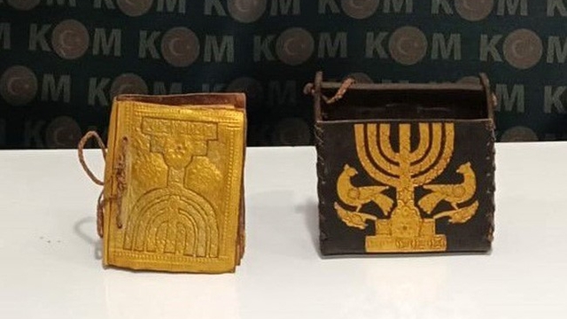 Kaçakçılık operasyonlarında Tevrat ele geçirildi