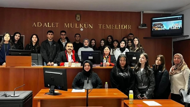 Sinop'ta öğrenciler adaletin işleyişini yerinde gözlemledi