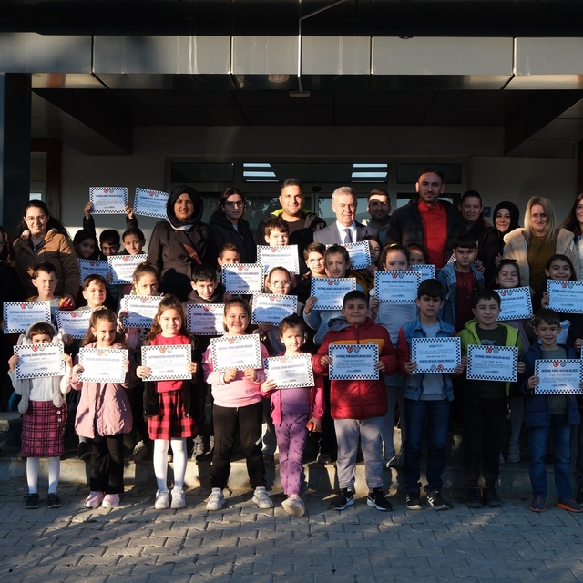 Gençlik Merkezi'nde satranç kursu tamamlandı
Başkan Erol: "Çocuklarımız içi...