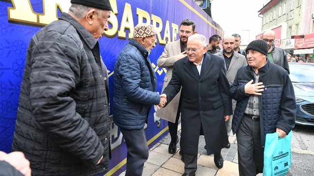 Başkan Büyükkılıç, Camikebir'de esnafı ziyaret etti