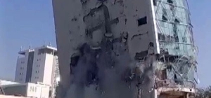 Kahramanmaraş'ta depremde hasar alan iş merkezi yıkıldı