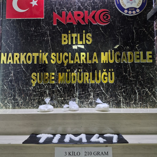 Bitlis'te uyuşturucu operasyonunda yakalanan 2 zanlı tutuklandı