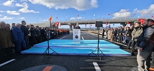 Bakan Uraloğlu, Van Çevre Yolu'nun 28 kilometrelik 2 etabının açılışını yaptı