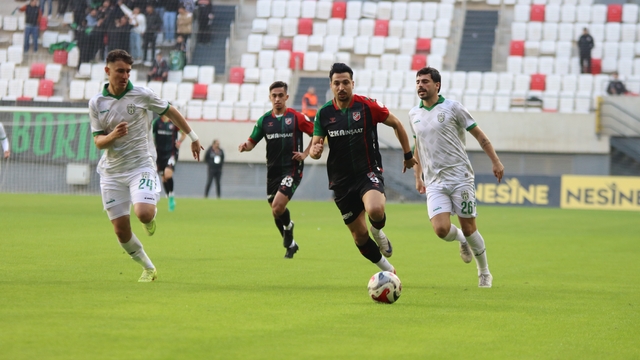 TFF 3. Lig: Karşıyaka: 3 - Bornova 1877: 1