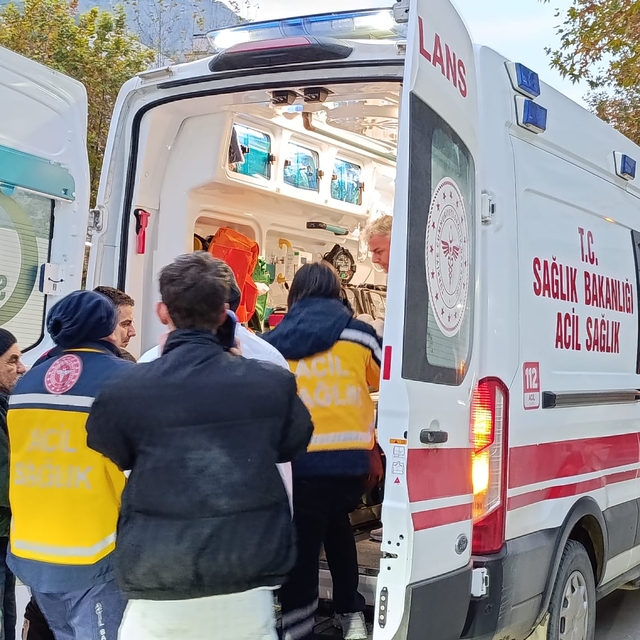 Amasya'da otomobil ile motosiklet çarpıştı; 1 yaralı