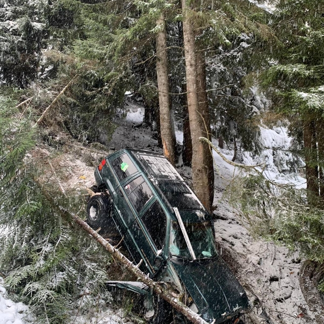 Giresun'da uçuruma düşen cipteki 5 kişi yaralandı