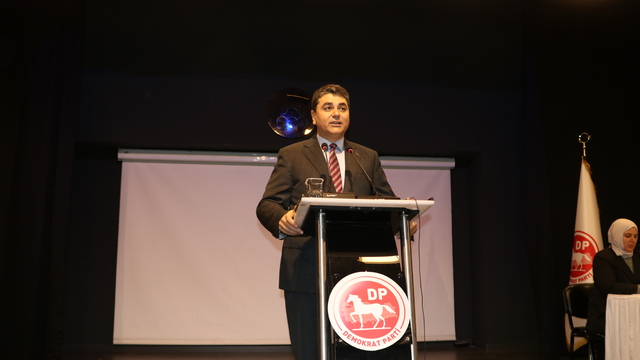 Demokrat Parti Genel Başkanı Uysal, Sakarya'da partisinin İl Kongresine katıldı