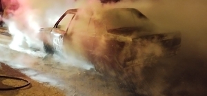 Otomobil patladı, feci şekilde can verdi