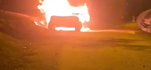 Adana'da park halindeki otomobilde patlama sonrası yangın; 1 ölü