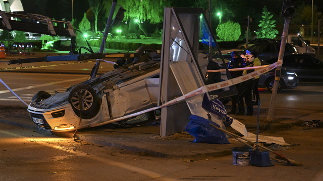 Ankara'da otomobilin motosiklete çarptığı kazada 4 kişi yaralandı