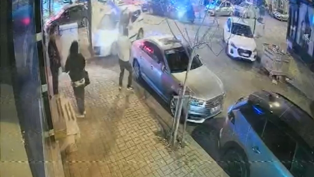 Tekirdağ'da feci kaza kamerada
Araçla çarpışan motosikletli bekleyen yayanın üzerine uçtu