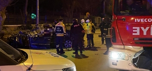 Kaldırıma çarpan otomobil 200 metre savruldu: 1 ölü, 1 ağır yaralı