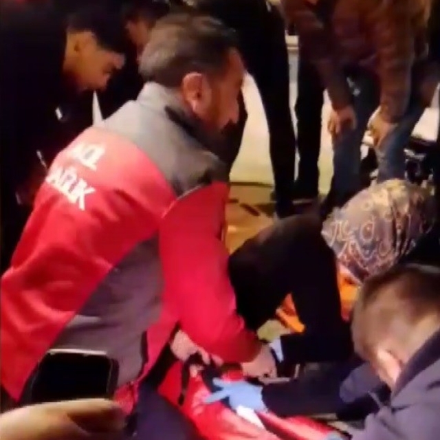 Otomobille çarpışan motosikletin sürücüsü yaralandı