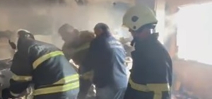 Ailecek gezmeye gitmişlerdi, eve geldiklerinde kullanılacak eşya kalmayan mutfakla karşılaştılar