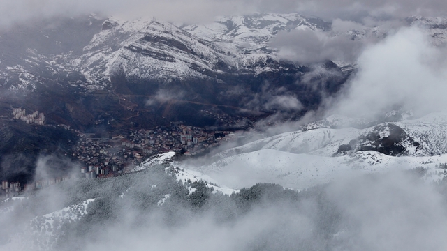 Gümüşhane beyaz gelinliğini giydi
Kar ve sisin dansı havadan görüntülendi
