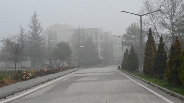 Eskişehir'in yüksek kesimlerinde sis etkili oldu