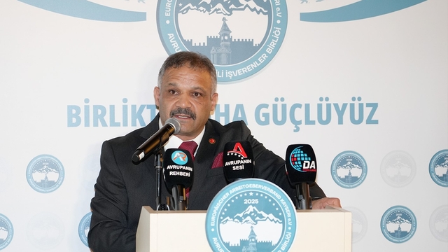 Başkan Hızar'dan gövde gösterisi