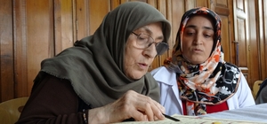 75 yaşındaki Fatma teyzenin Kur'an-ı Kerim öğrenme azmi
