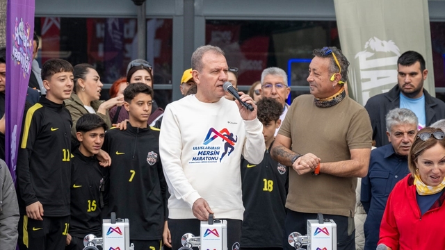 Başkan Seçer: "Mersin Maratonu, Türkiye'de organizasyon başarısında ilk sıraları zorluyor"